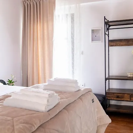 Stefania's Mountain Tale Nyaraló